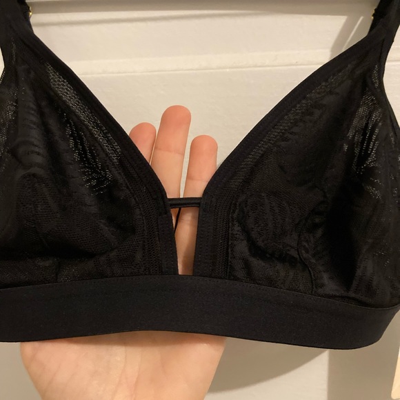 Lively black double layer sheer pattern bralette - Picture 3 of 6